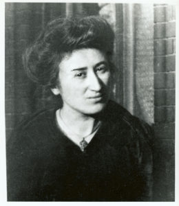 Muere asesinada Rosa Luxemburgo